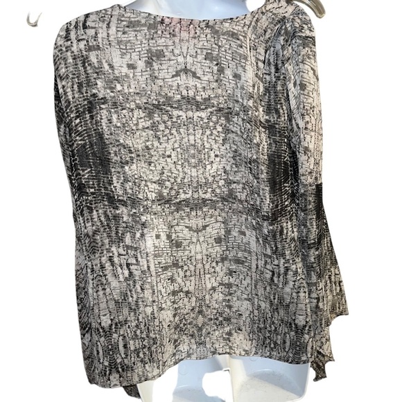 Jennifer Lopez  Flutter Sleeve V- Neck Sheer Top Size L - Picture 6 of 11